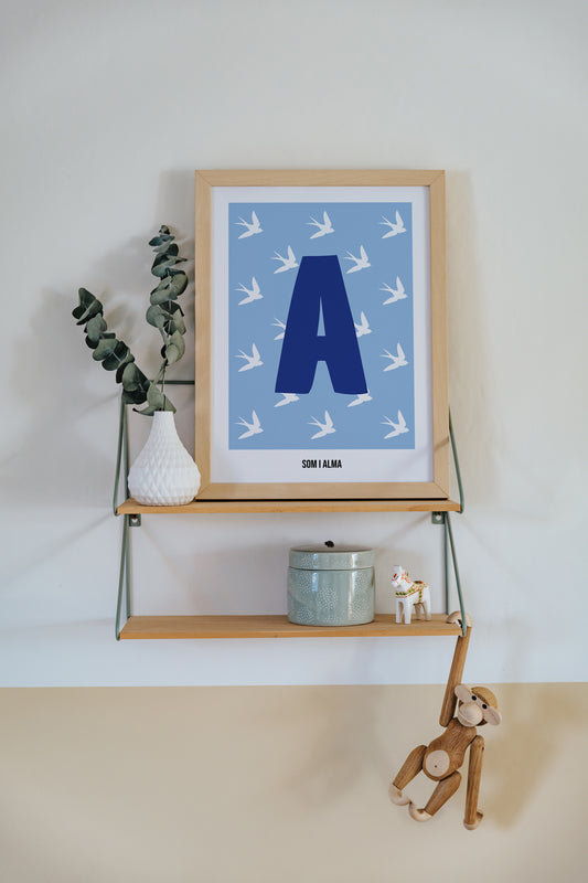 Personlig bokstavsposter med fåglar – blå
